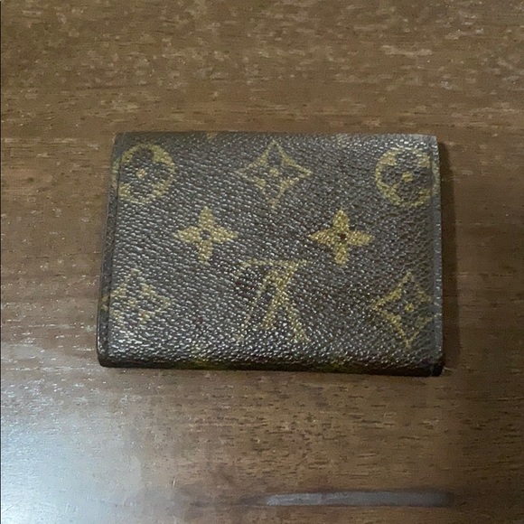 Pre-loved LV monogram card holder - Picture 2 of 9
